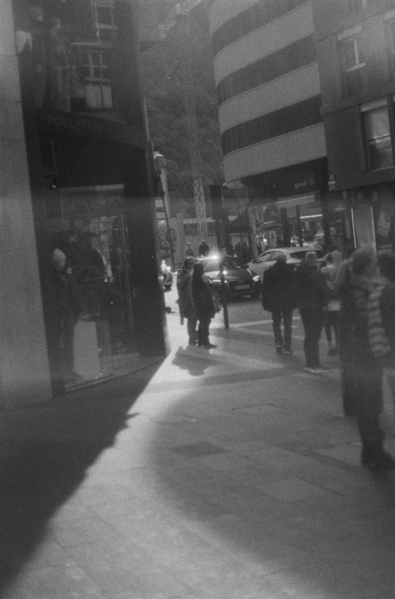 Calle de Andorra al anochecer
